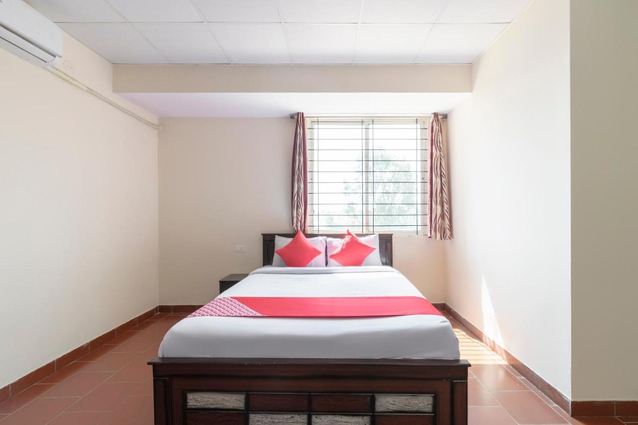 Oyo 49073 Whitefield Comforts Hotell Bangalore Eksteriør bilde