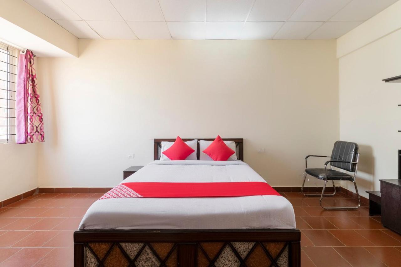 Oyo 49073 Whitefield Comforts Hotell Bangalore Eksteriør bilde