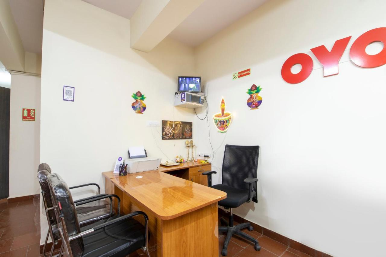 Oyo 49073 Whitefield Comforts Hotell Bangalore Eksteriør bilde