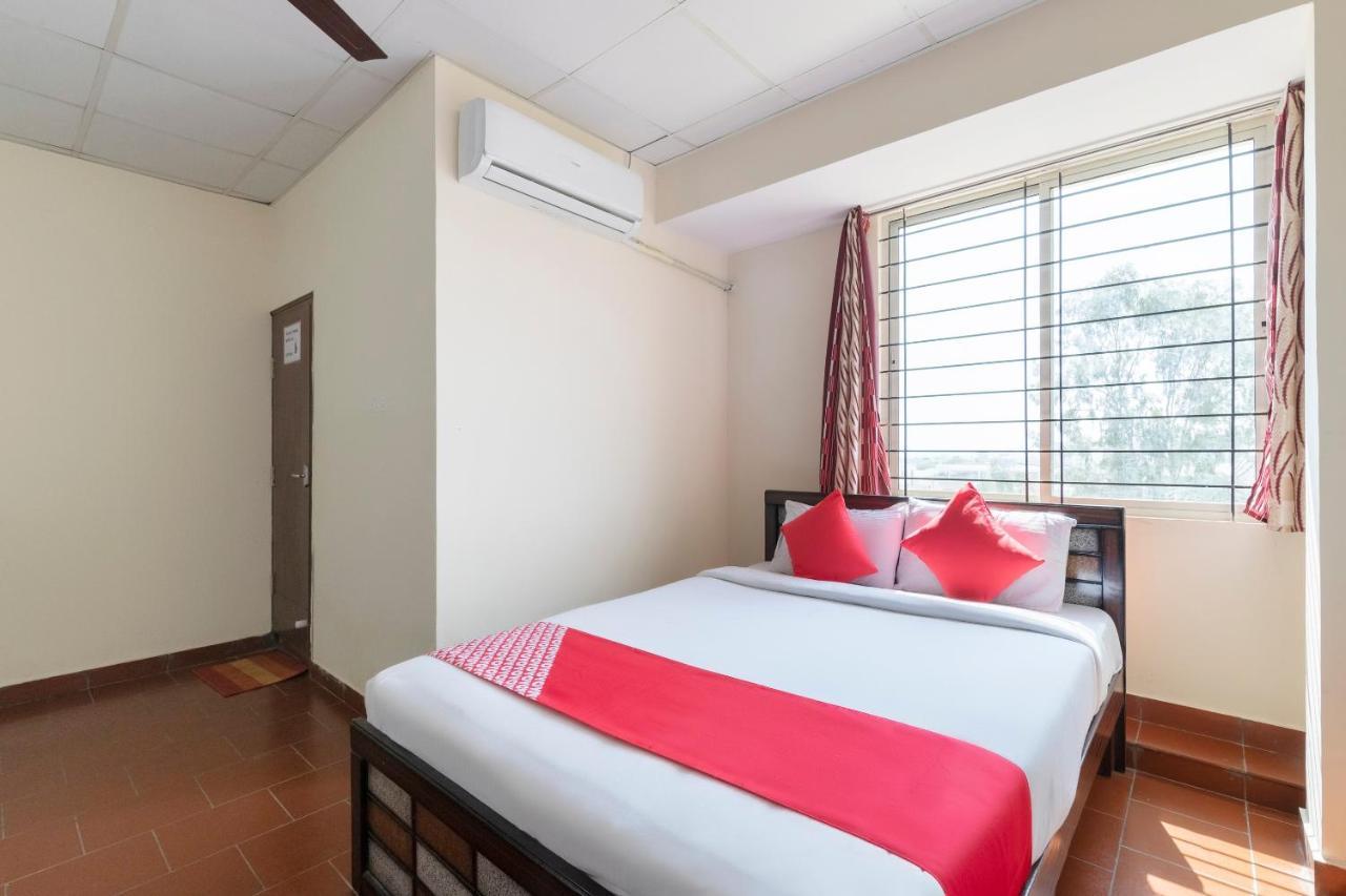 Oyo 49073 Whitefield Comforts Hotell Bangalore Eksteriør bilde
