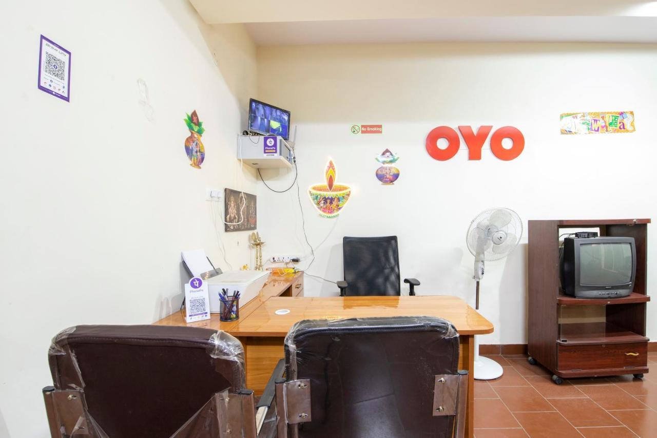 Oyo 49073 Whitefield Comforts Hotell Bangalore Eksteriør bilde